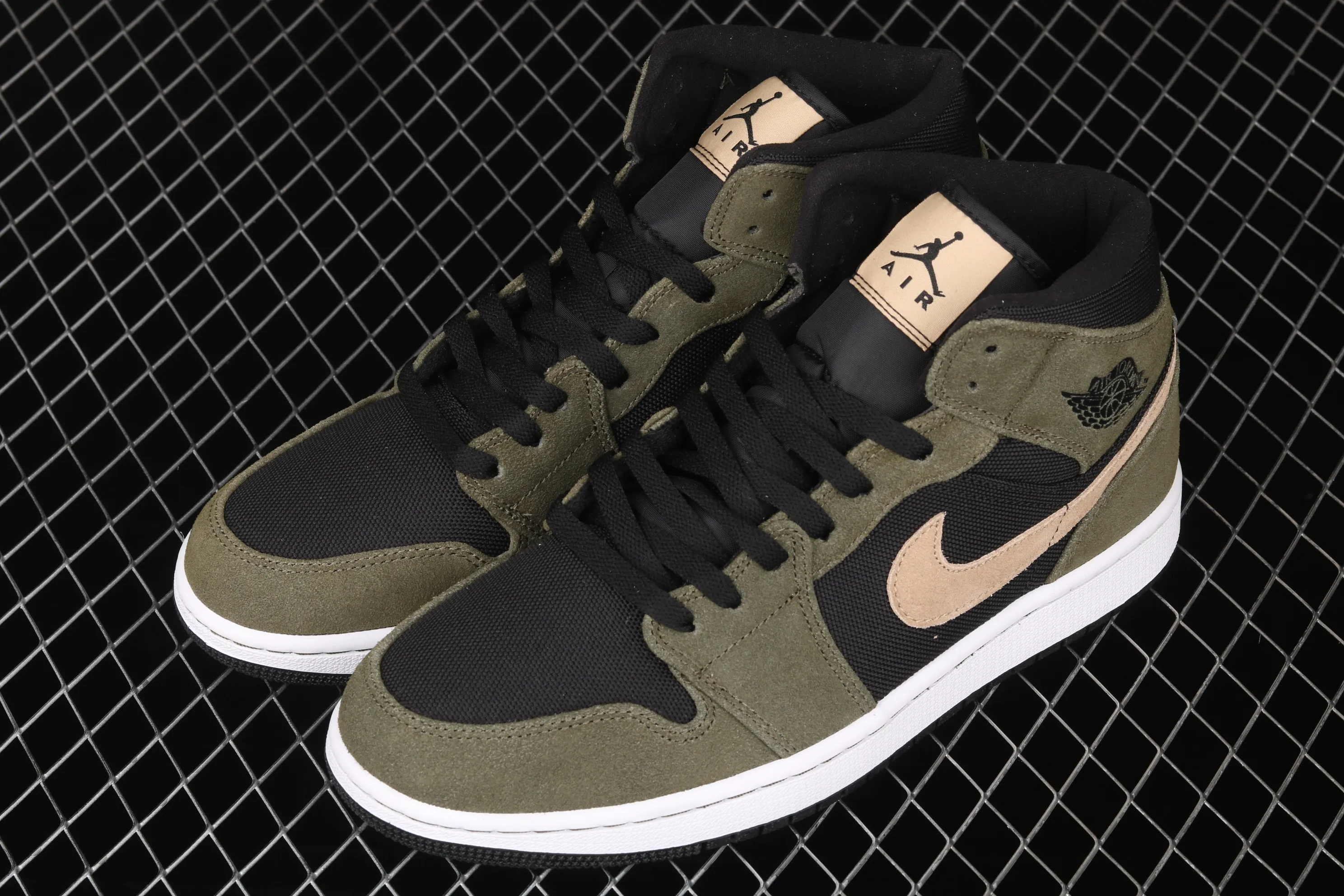 All Categories Air Jordan Jordan Series Basketball Shoes Air Jordan 1 Mid Air Jordan 1 Mid AJ1 Joe 1 Army Green Mid-top Versatile Casual Sports Shoes BQ6472-030